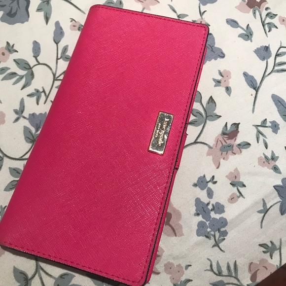 Kate Spade Wallet - Picture 1 of 8